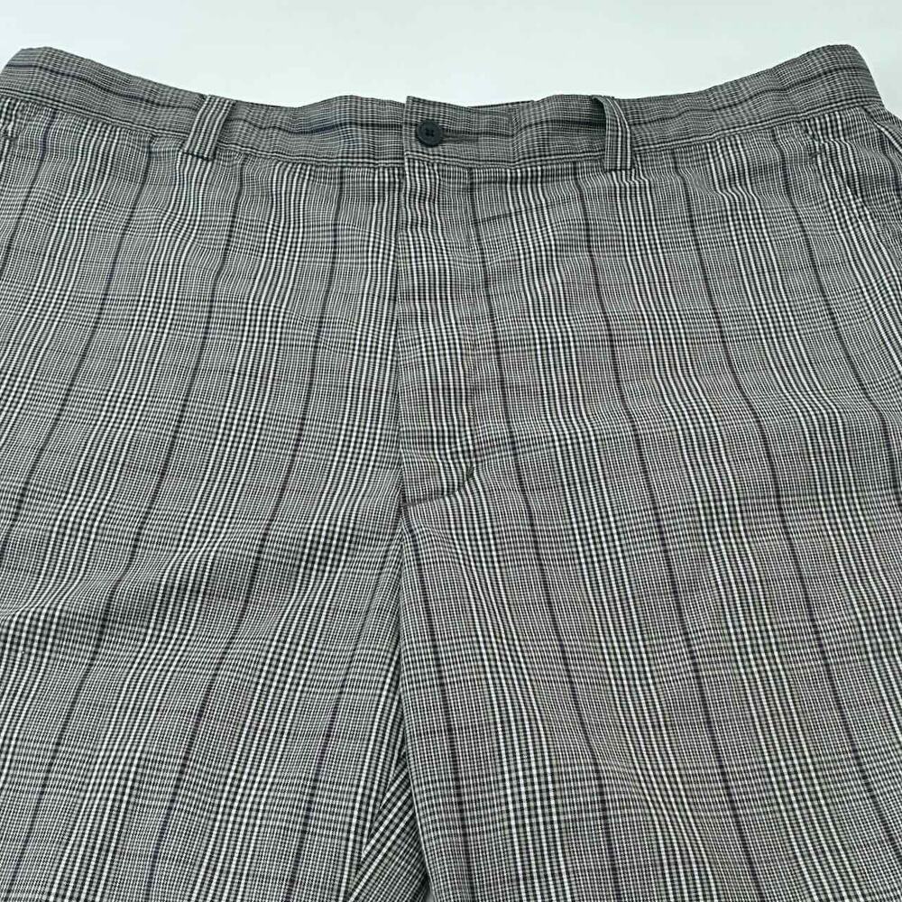 Cutter & Buck Men's Flat Front Black, Tan & White Plaid 10" Shorts - Size 40